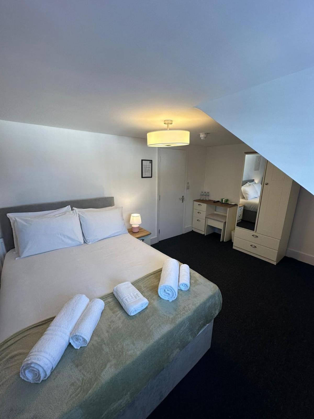 Cambridge Central Rooms - Tas Accommodations Экстерьер фото