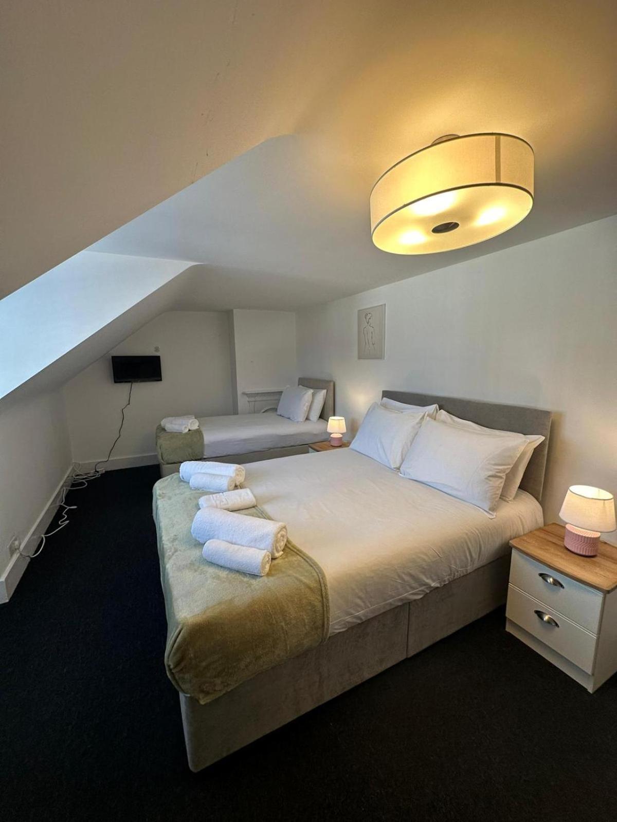 Cambridge Central Rooms - Tas Accommodations Экстерьер фото