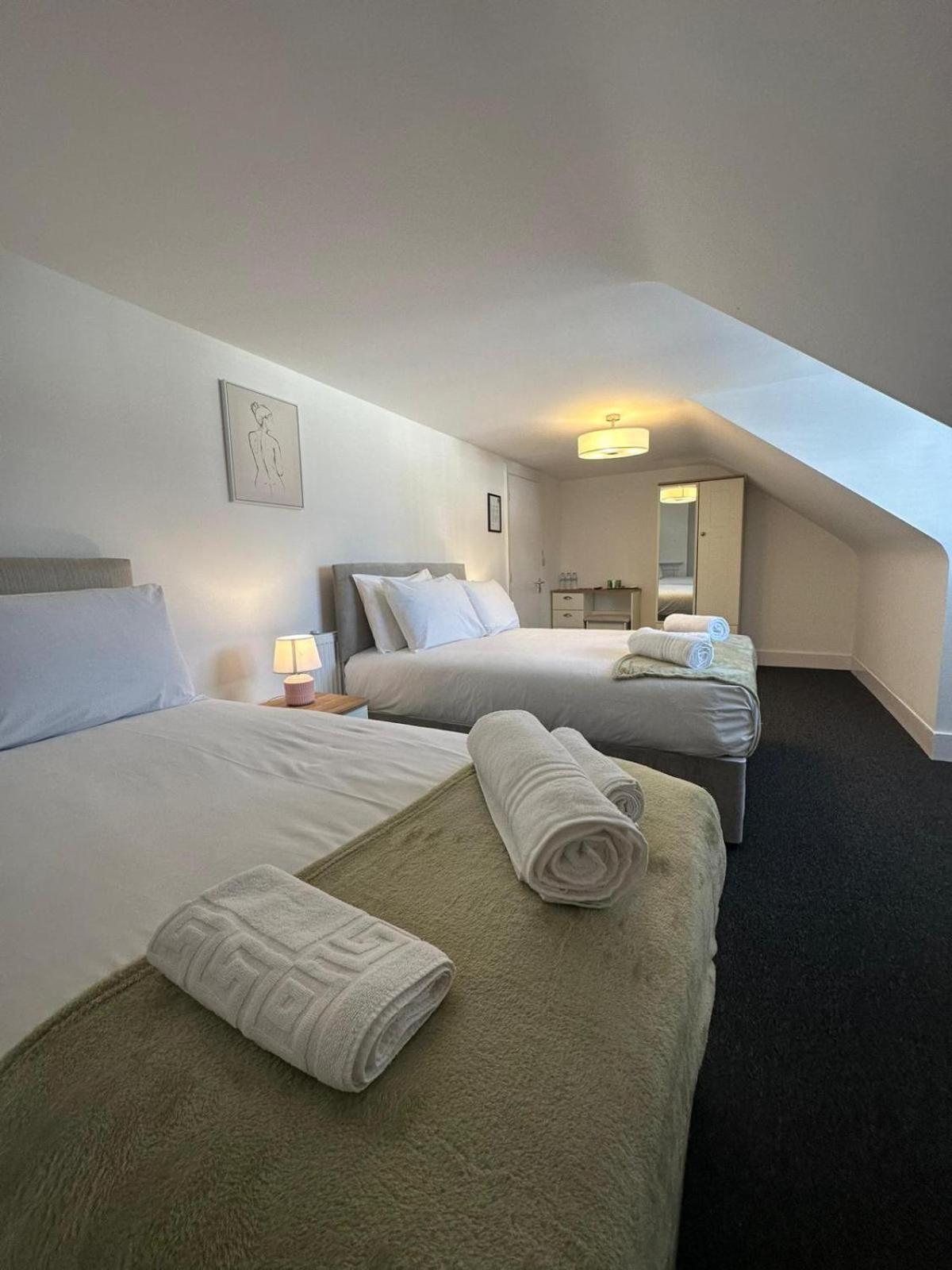 Cambridge Central Rooms - Tas Accommodations Экстерьер фото
