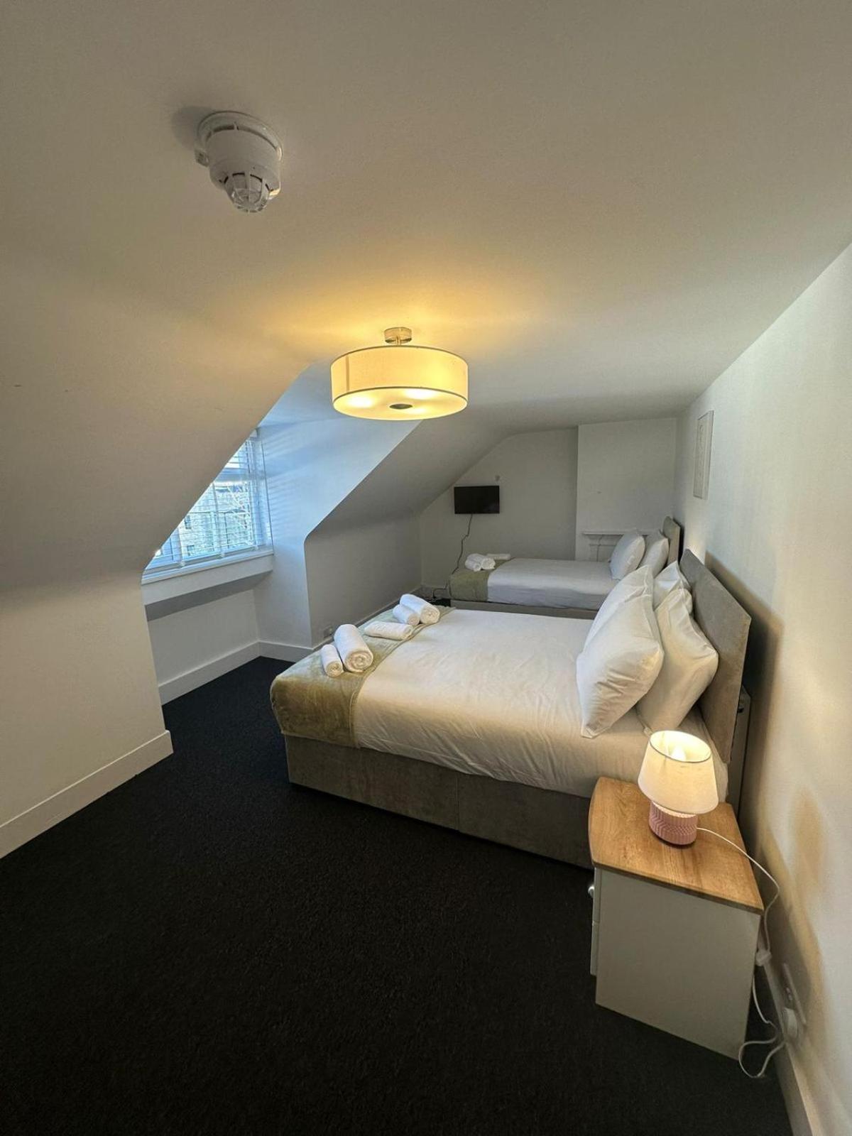 Cambridge Central Rooms - Tas Accommodations Экстерьер фото