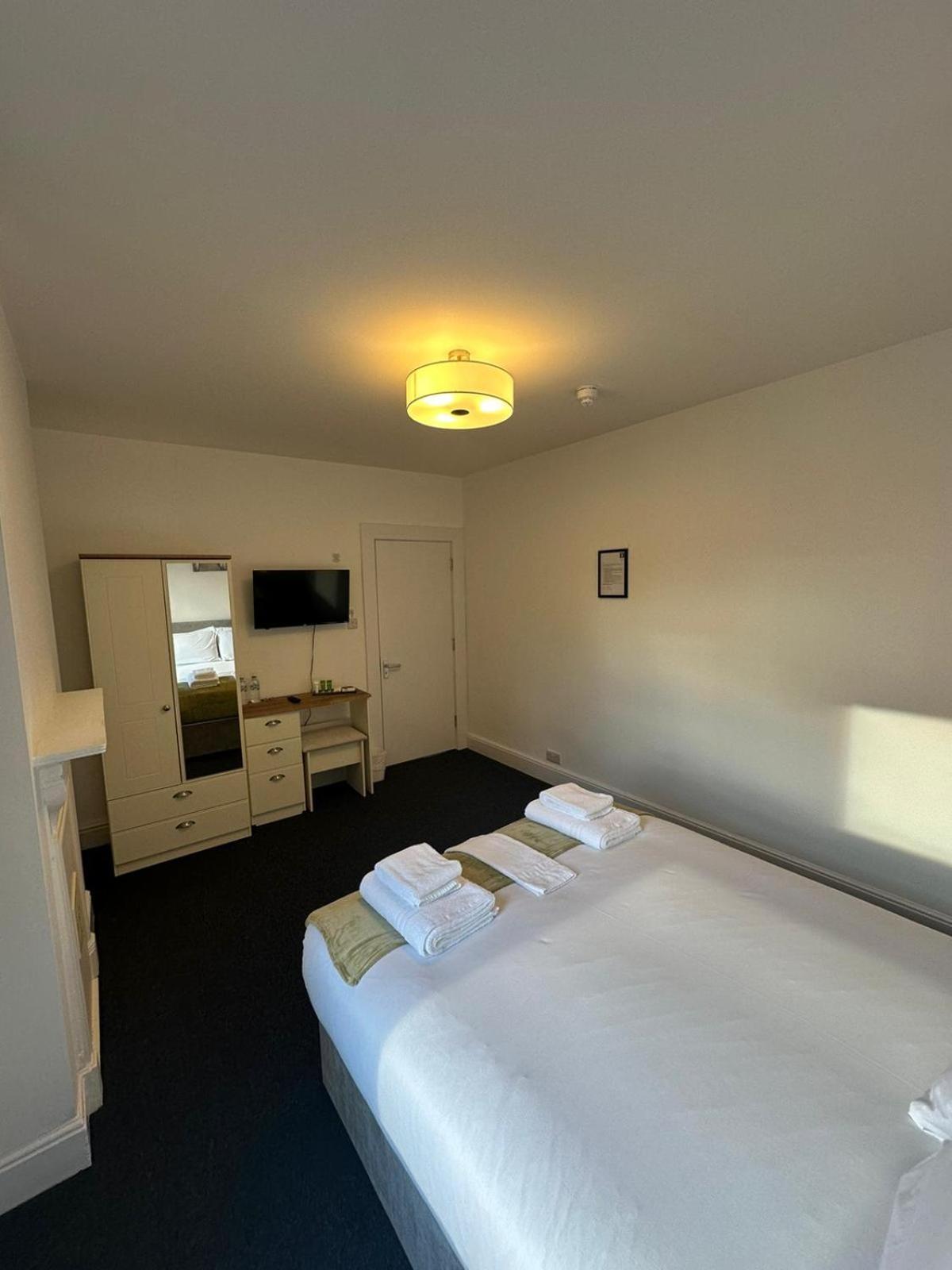Cambridge Central Rooms - Tas Accommodations Экстерьер фото