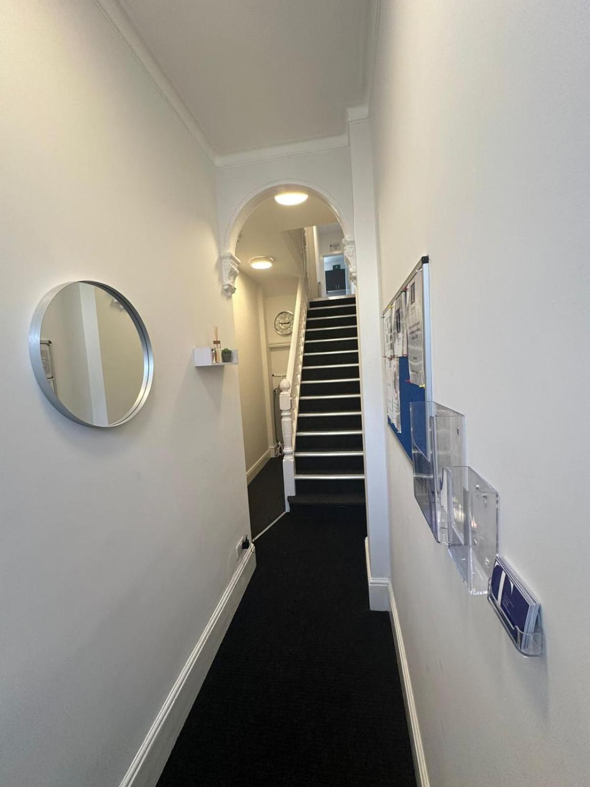 Cambridge Central Rooms - Tas Accommodations Экстерьер фото