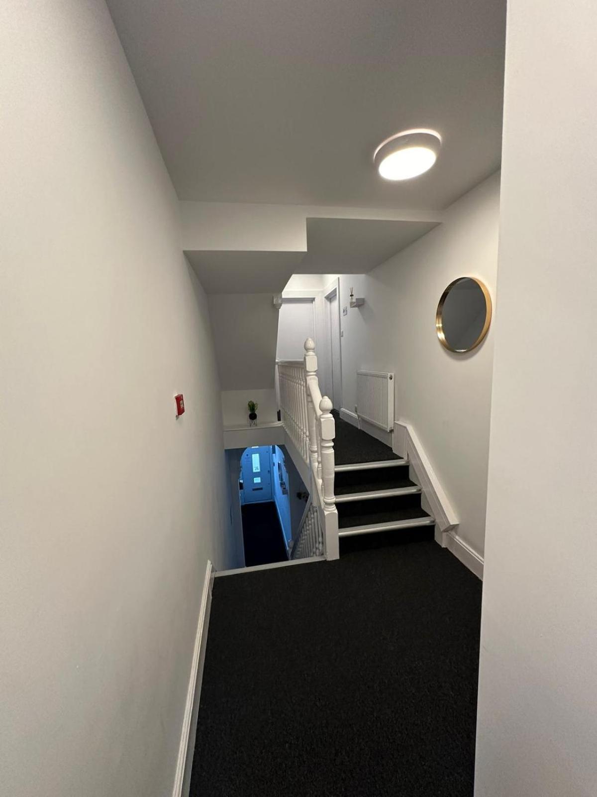 Cambridge Central Rooms - Tas Accommodations Экстерьер фото