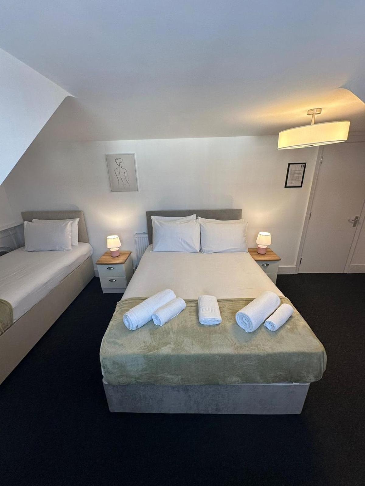 Cambridge Central Rooms - Tas Accommodations Экстерьер фото