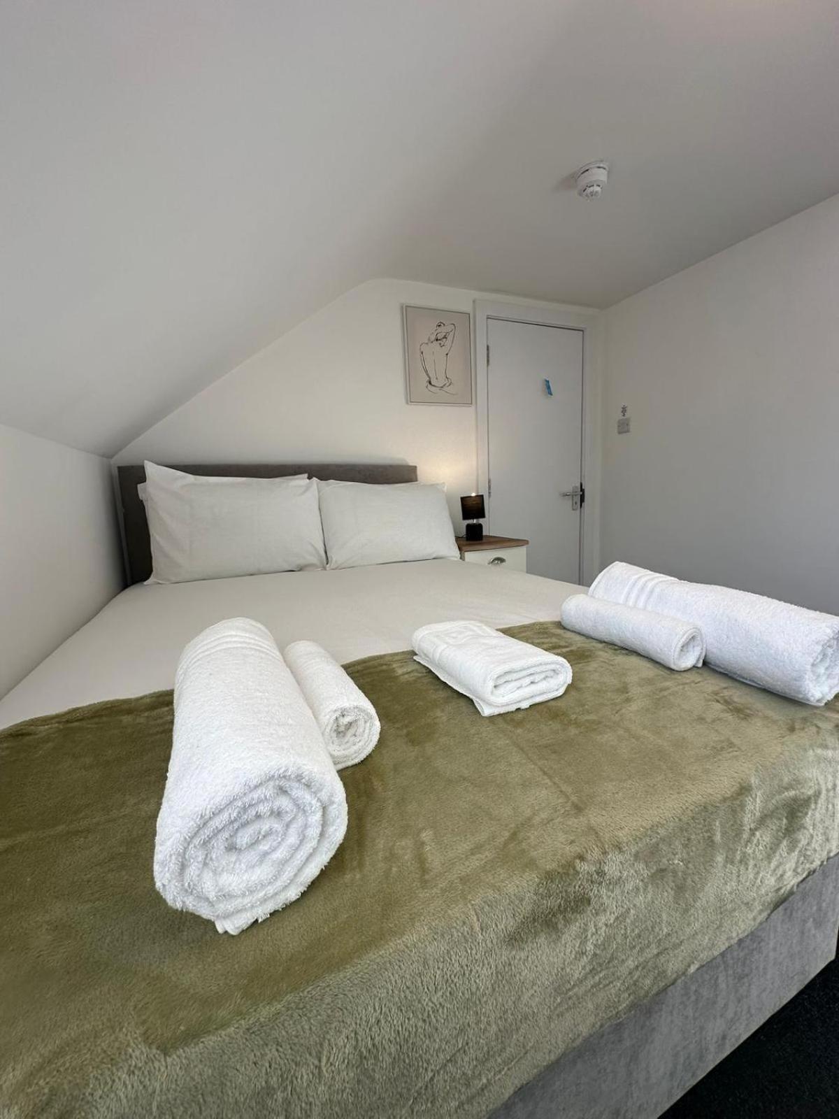 Cambridge Central Rooms - Tas Accommodations Экстерьер фото