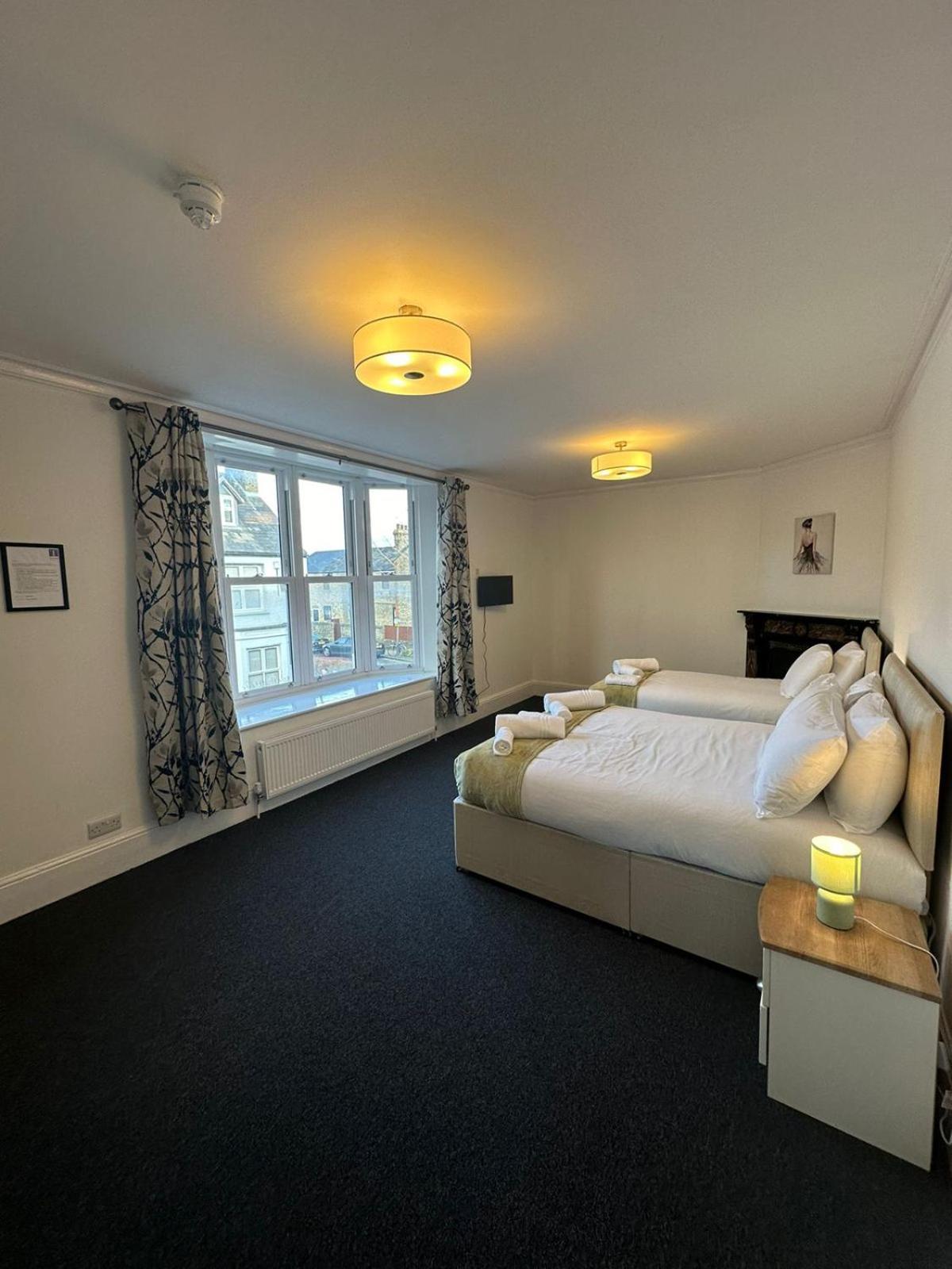 Cambridge Central Rooms - Tas Accommodations Экстерьер фото